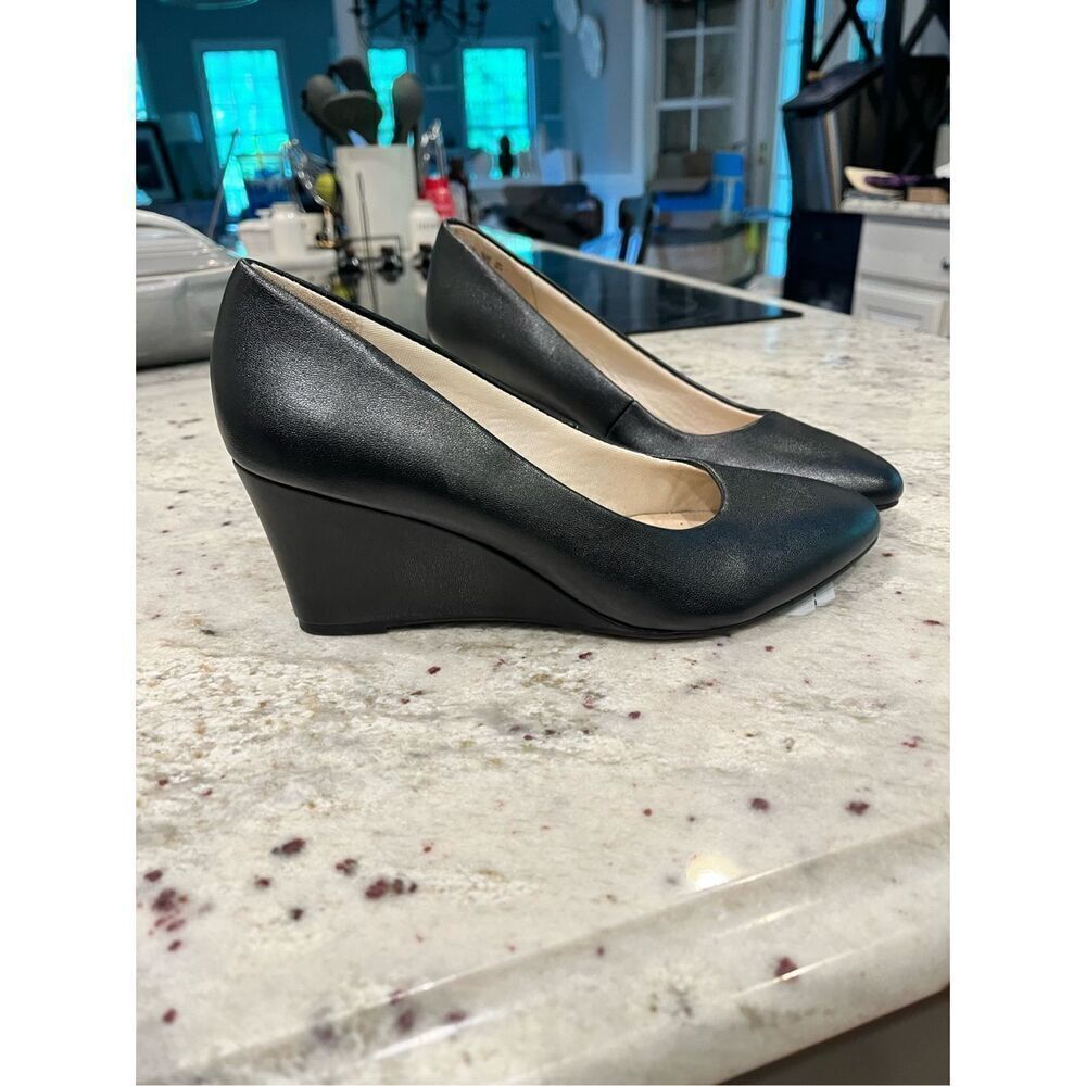 Life Stride Soft System Gio Black Faux Leather Wedge Shoe sz 8W NWOT